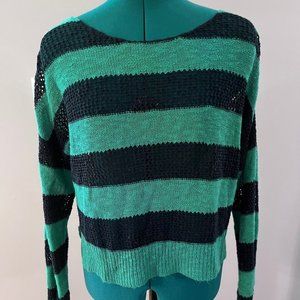 long sleeve light weight sweater with crochet